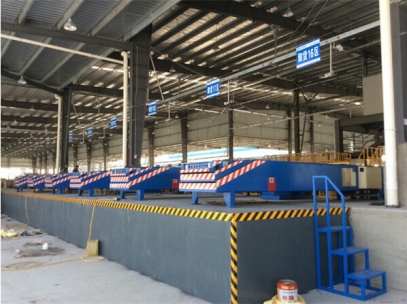 DHL中外(wai)運國際(ji)快遞伸(shen)縮輸